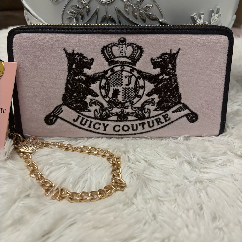 Juicy Couture  NWT  pink Blush Wallet with Gold Chain - Picture 1 of 9